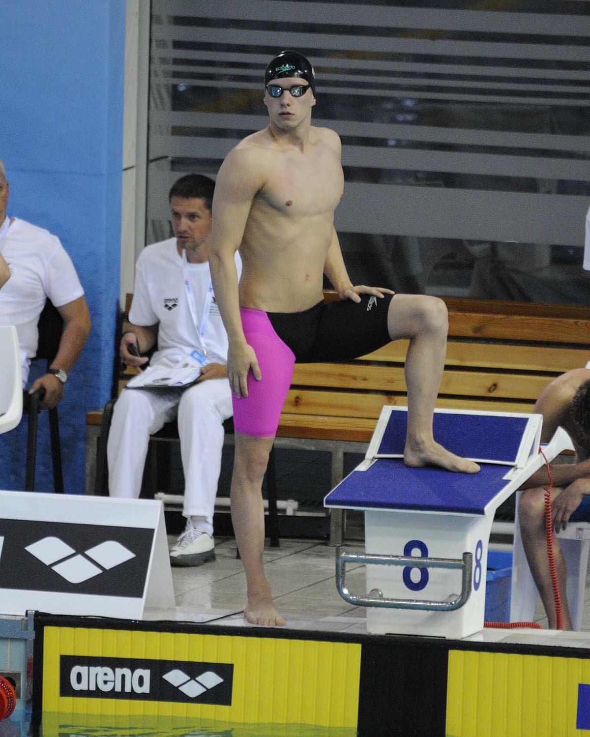 Senne on the starting blocks at a competition